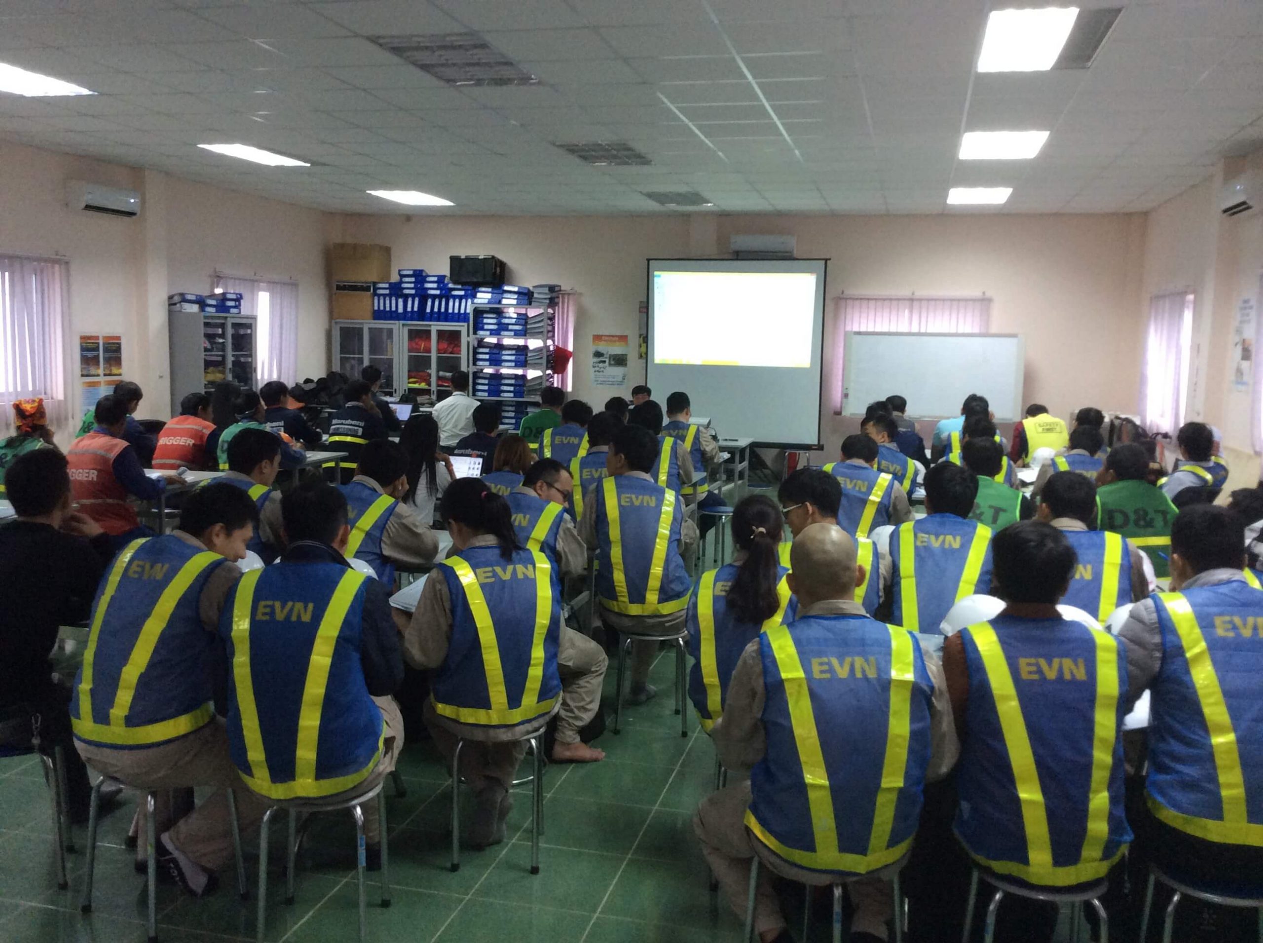 Thông báo mở lớp huấn luyện an toàn điện | Theo TT31/2014/TT-BCT